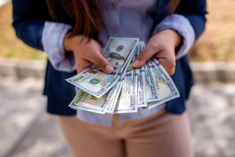 11 Helpful Grants to Pay Off Student Loans