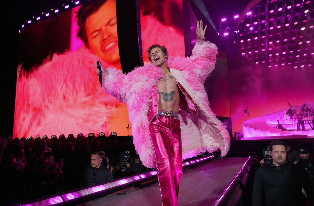 INDIO, CALIFORNIA - APRIL 22: Harry Styles performs on the Coachella stage during the 2022 Coachella Valley Music And Arts Festival on April 22, 2022 in Indio, California. (Photo by Kevin Mazur/Getty Images for Harry Styles)