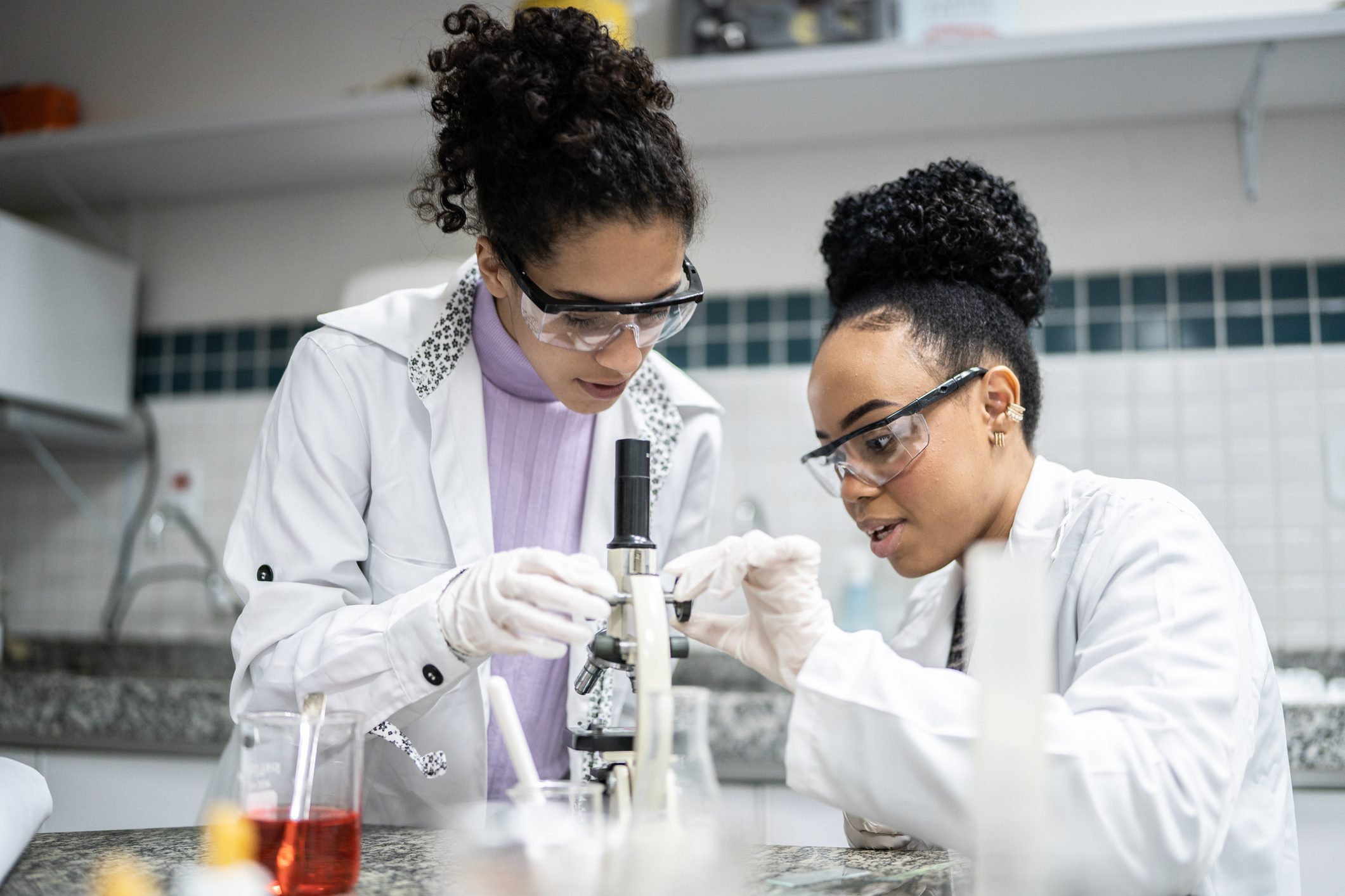 9 STEM Internships for BIPOC College Students