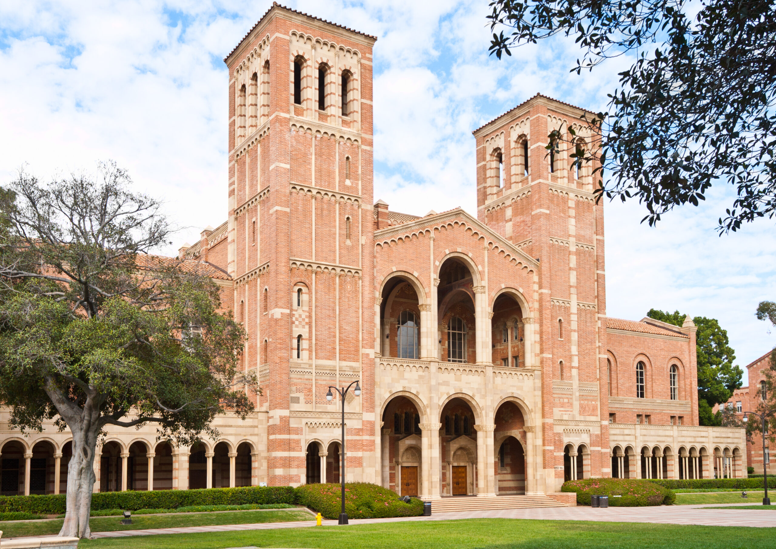 Public Universities in California: Full List of 32 Schools