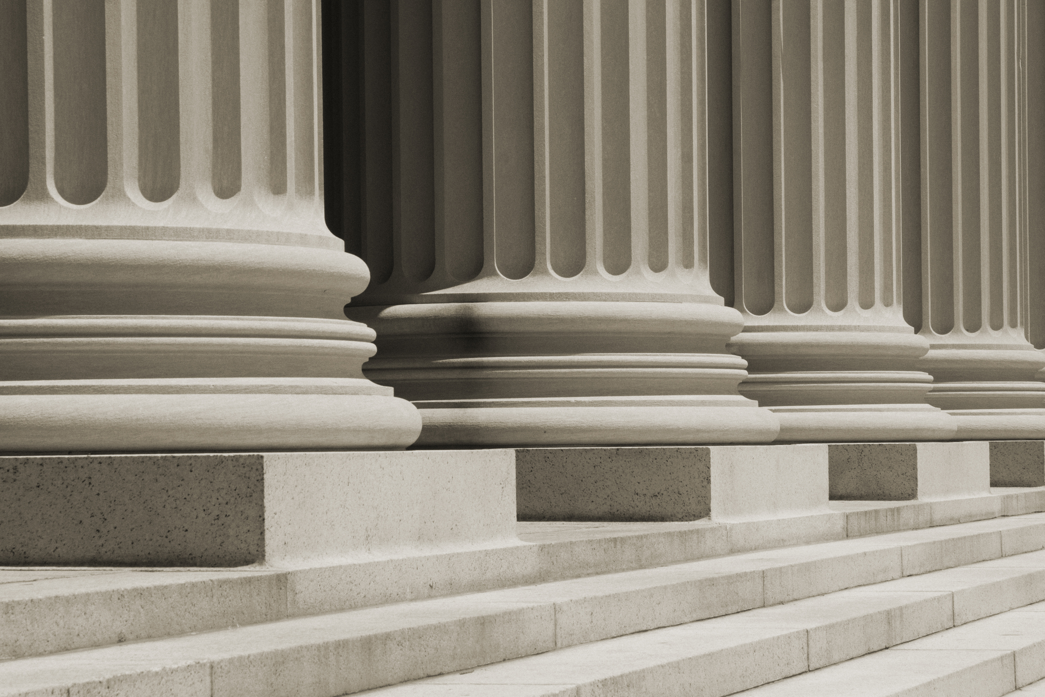 Columns on courthouse building