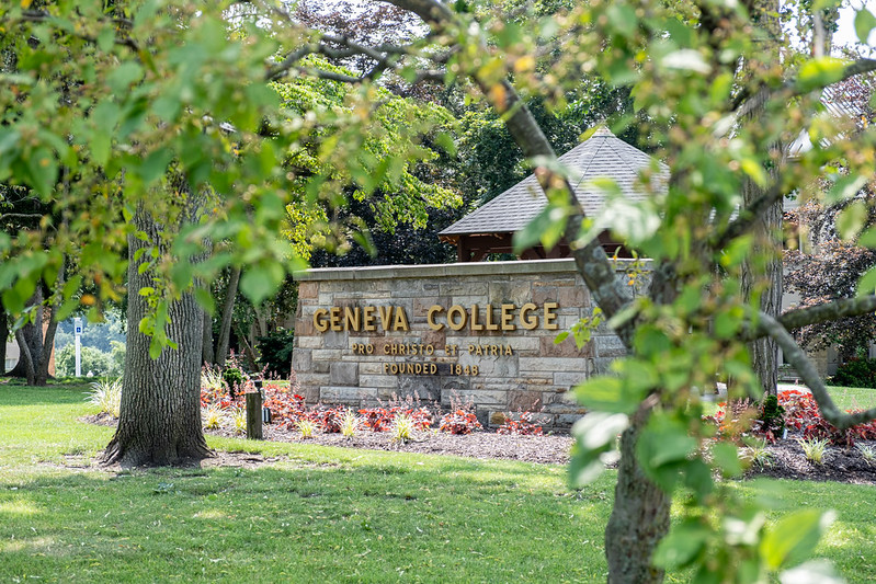 Geneva-College-campus-sign