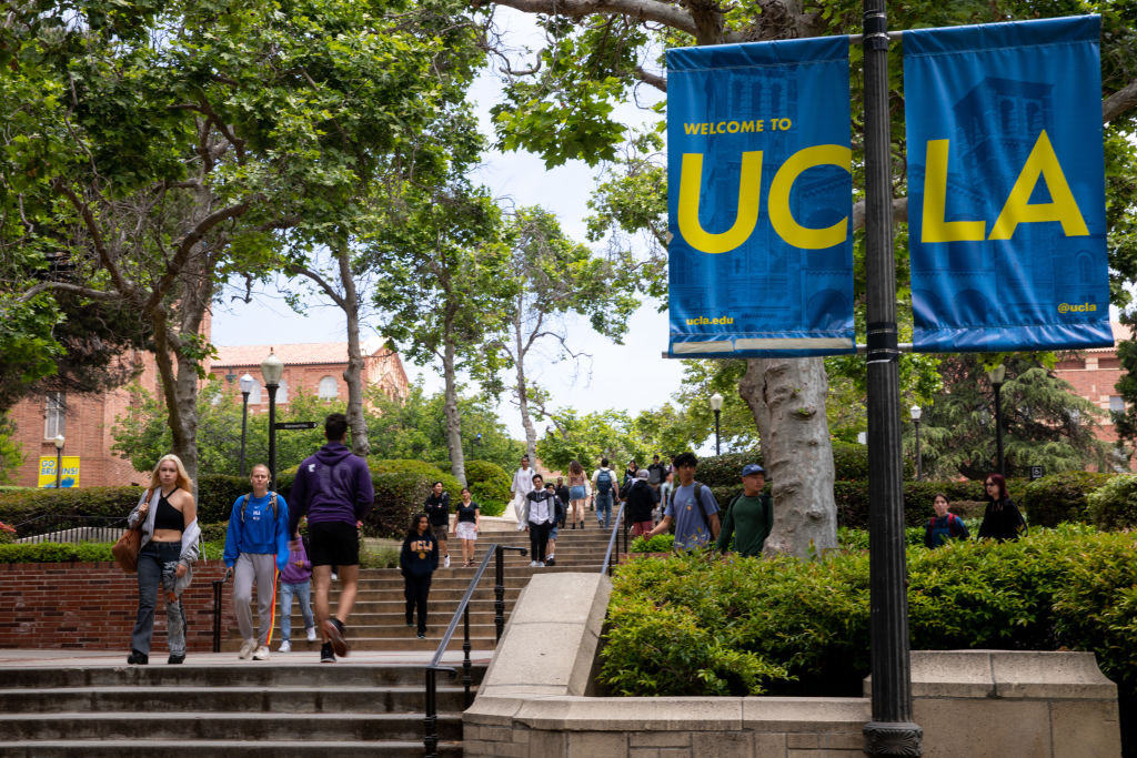 Students walking on UCLA campus